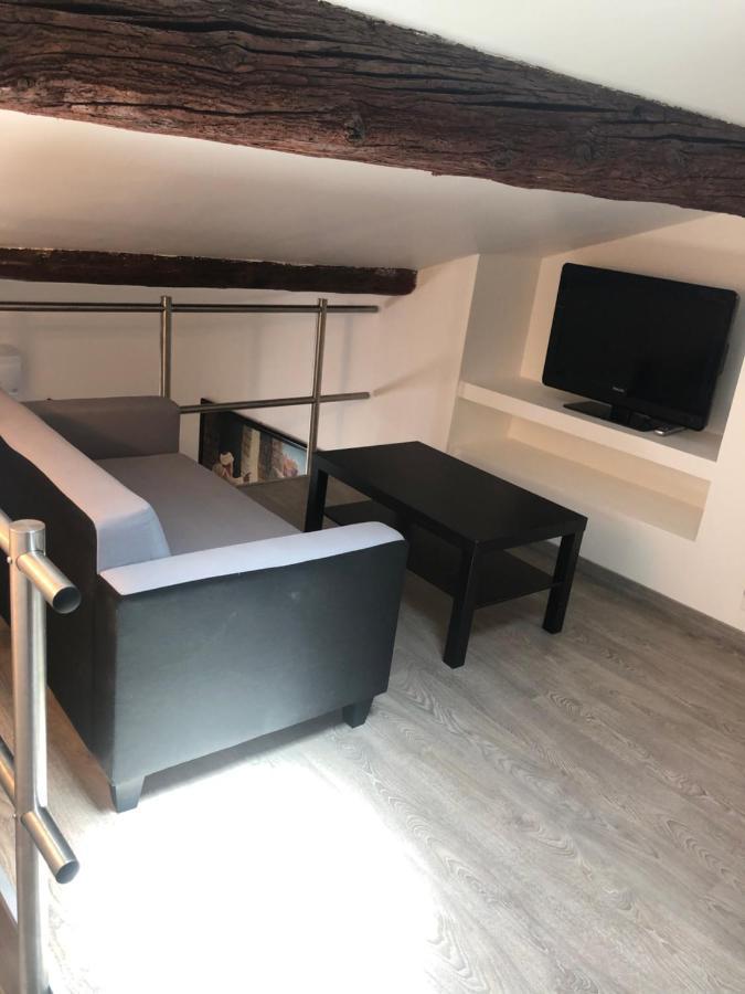 Appartement En Centre Ville Hyeres Bagian luar foto