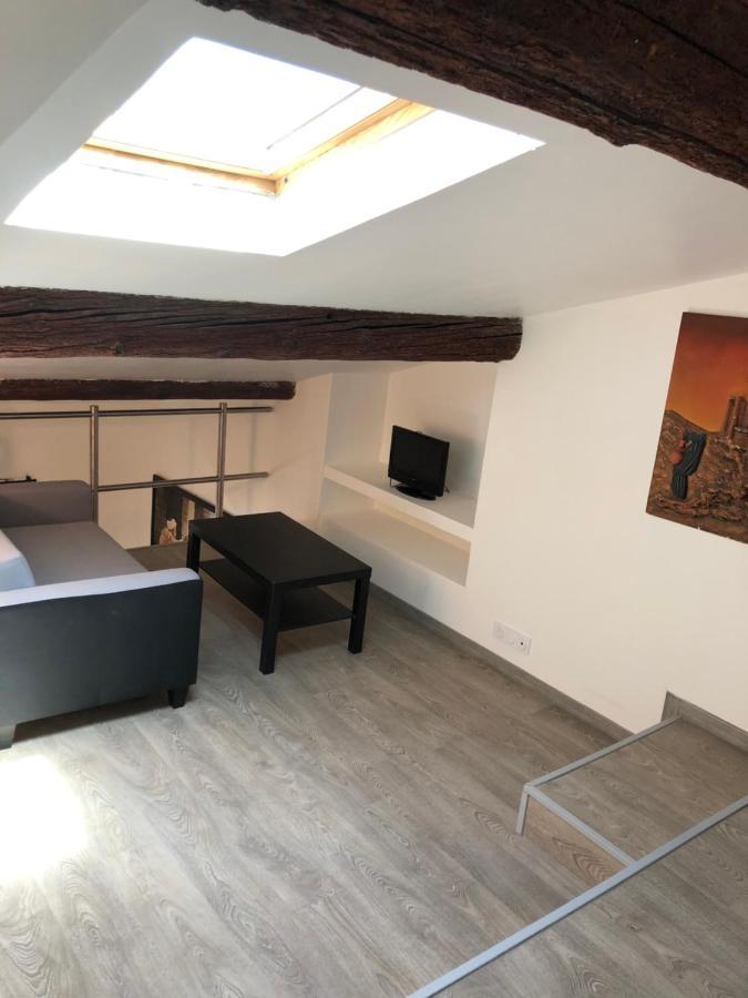 Appartement En Centre Ville Hyeres Bagian luar foto